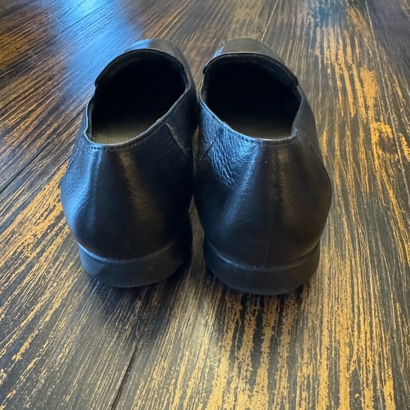 Trotters Black Leather Loafers - Picture 4 of 6